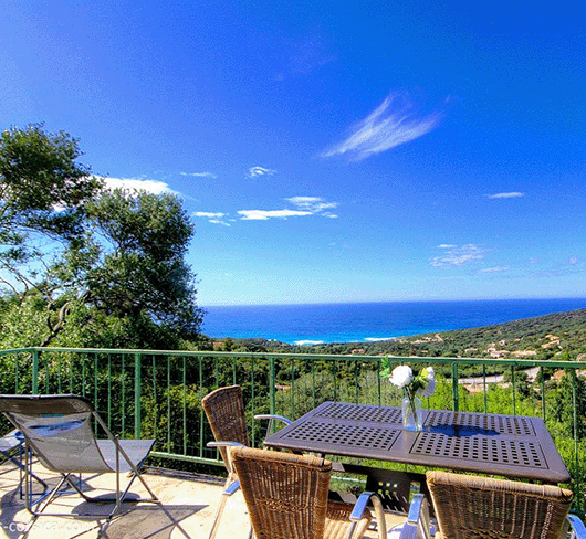 Location Les Lauriers rouges